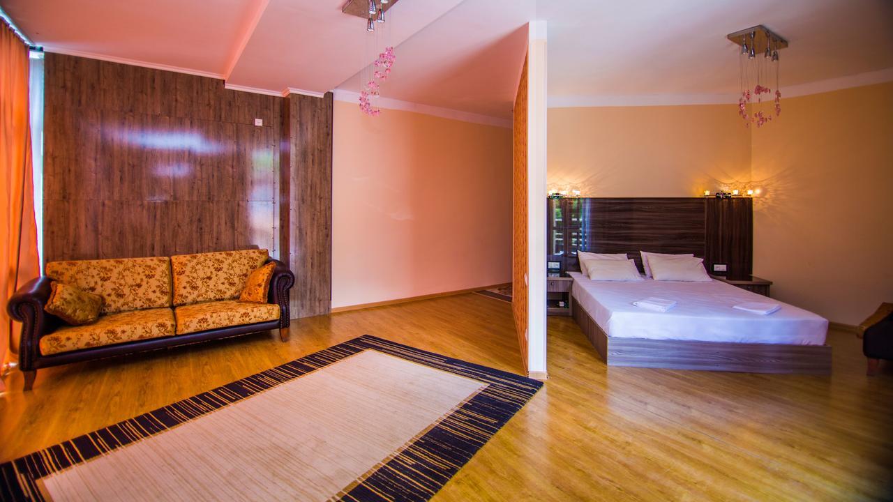 Hotel Borjomi Aisi Боржоми Екстериор снимка