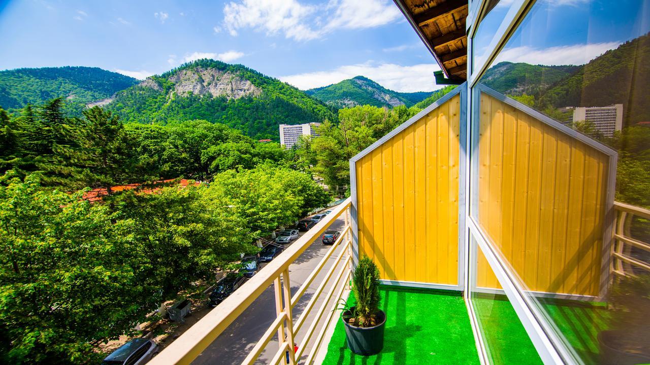Hotel Borjomi Aisi Боржоми Екстериор снимка
