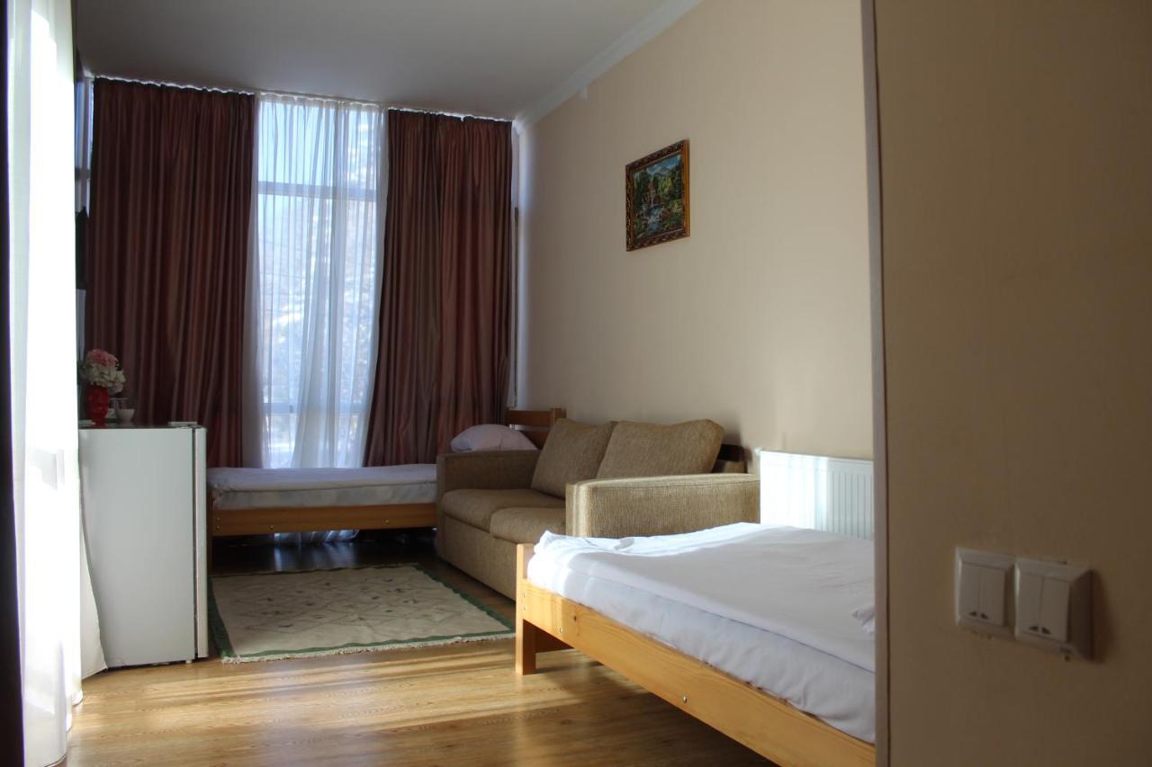 Hotel Borjomi Aisi Боржоми Екстериор снимка